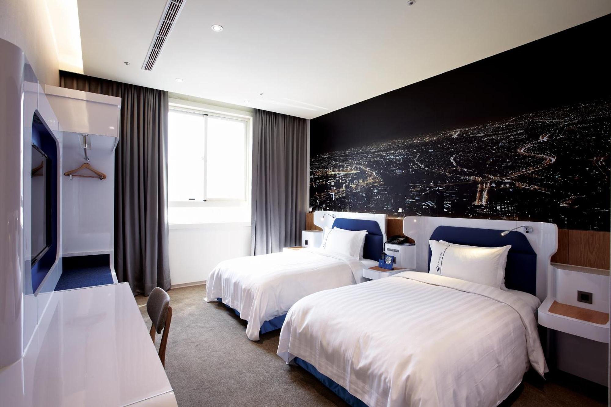 Airline Inn Green Park Way Taichung Habitación foto