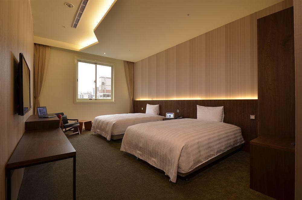 Airline Inn Green Park Way Taichung Exterior foto